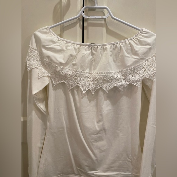 NWT SHEILAY SIZE MEDIUM WHITE OFF THE SHOULDER LONG SLEEVE TOP - Picture 2 of 8